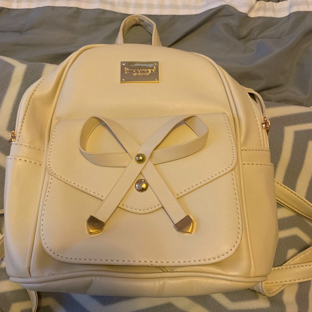*BRAND NEW* Cream & Gold Bow Mini Backpack